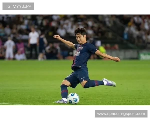 巴黎圣日耳曼5-0狂胜马赛，登贝莱双响，李刚仁破门