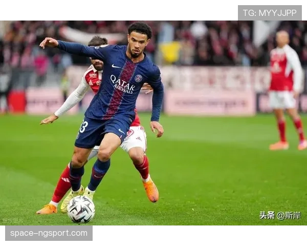 速报：法国足球甲级联赛，巴黎圣日耳曼客场5-2大胜洛里昂，姆巴佩上演帽子戏法