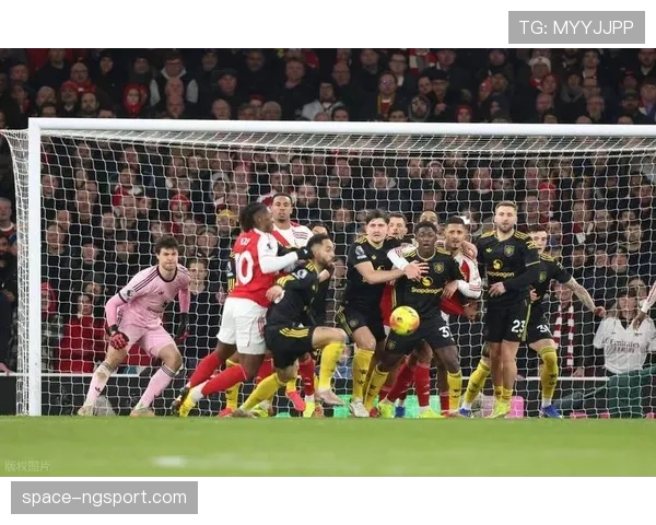 深度战术：复盘曼联三月防线，高空球防守已成系统性漏洞