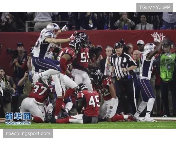 安琪尔·里斯抵达亚特兰大：新球队5号球衣已备好